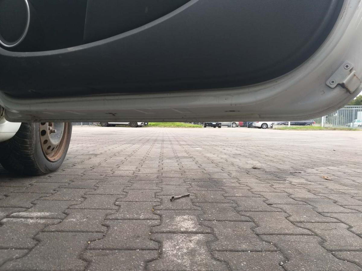 Renault Clio 3 original Tür vorn rechts OV369 Weiß 3-Türer Rohbau Bj.2009